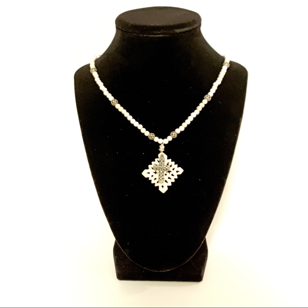 ❣️FREE w/Bundle of 3! Cross Necklace